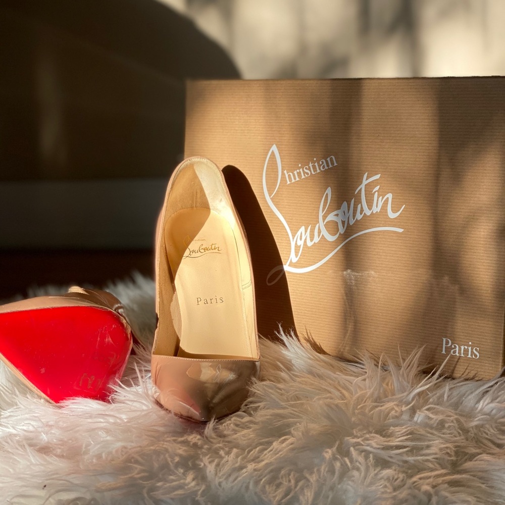 Christian Louboutin So Kate Heels